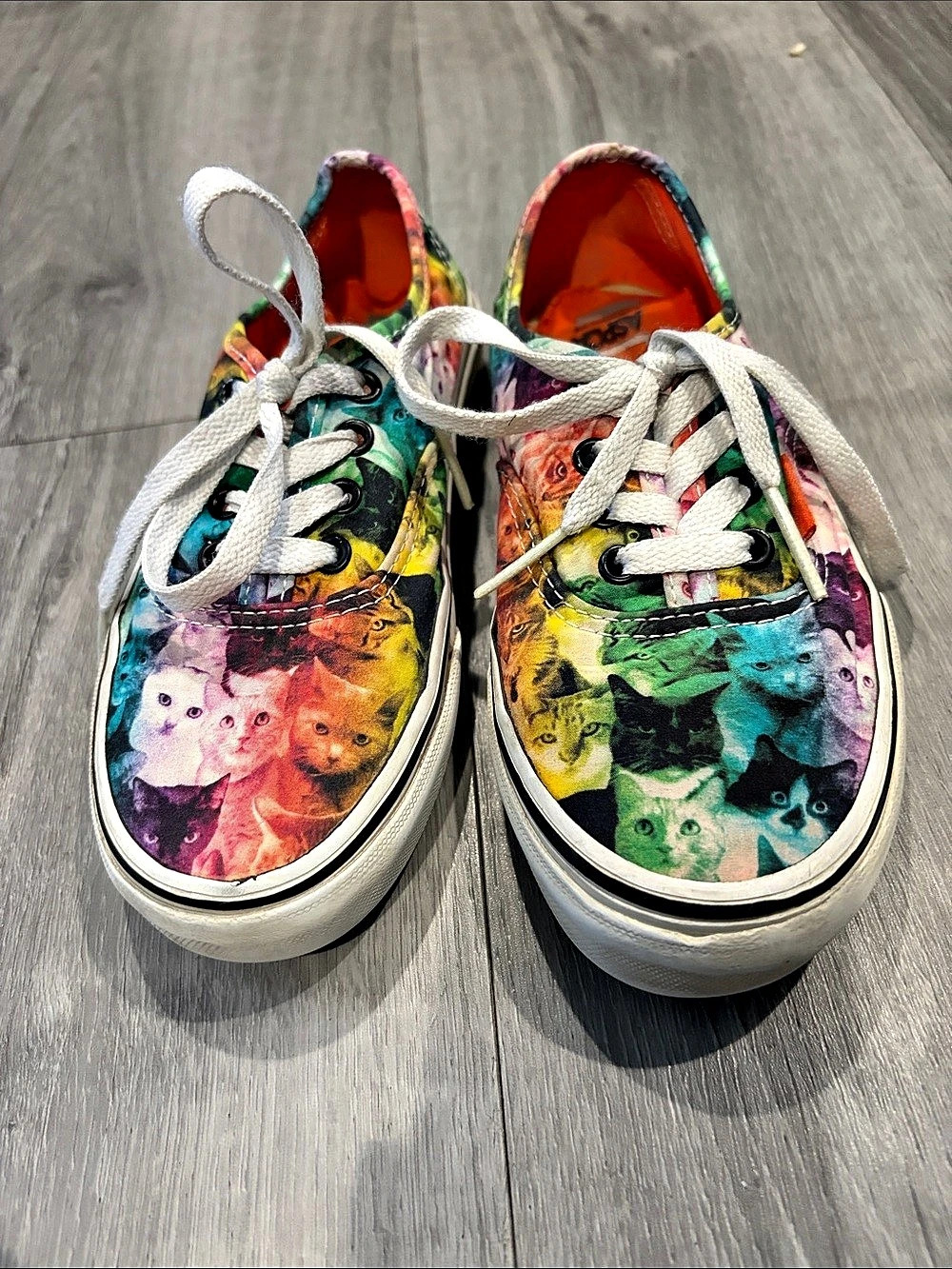 Vans x ASPCA Authentic (Cats) ) Multicolor & White Sneakers